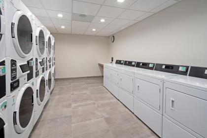 SpringHill Suites by Marriott Valencia - image 11