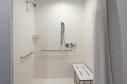 Residence Inn by Marriott Valencia - image 7