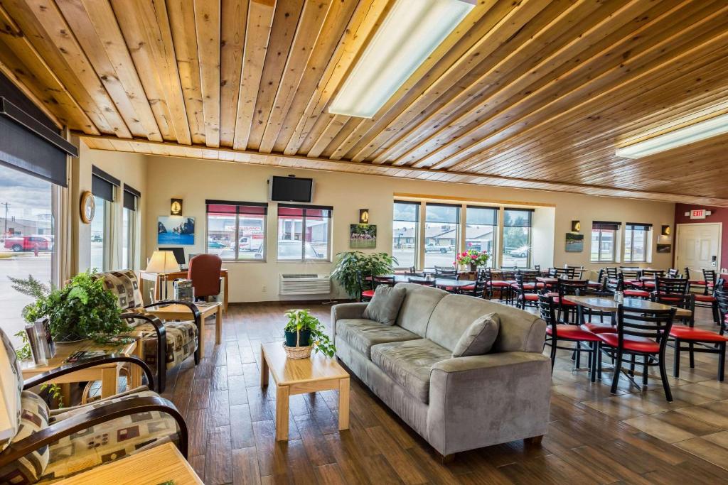 Harmony Inn & Suites - main image