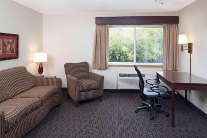 AmericInn by Wyndham Valley City Conference Center - image 5