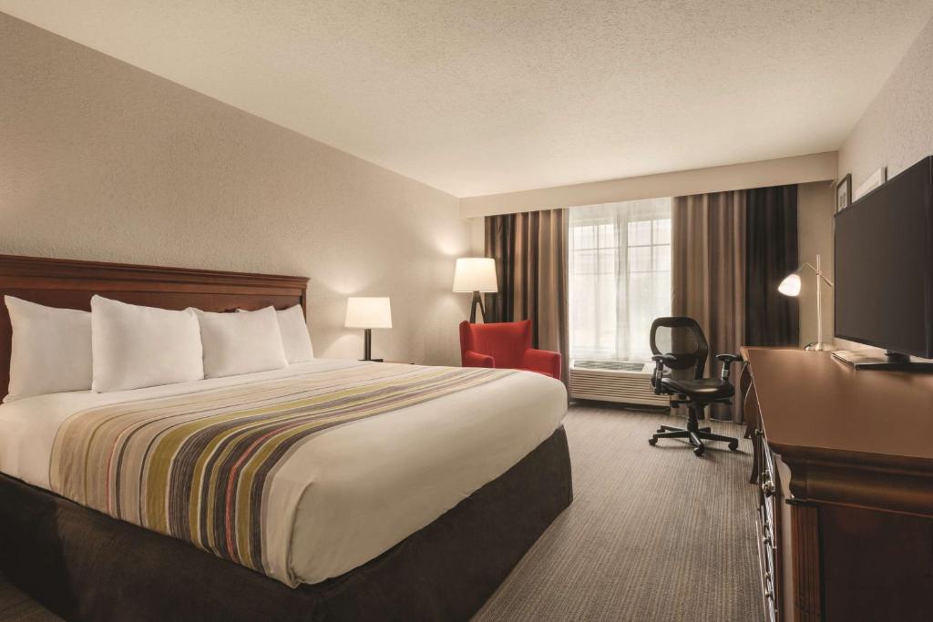 Country Inn & Suites by Radisson Valparaiso IN - image 5