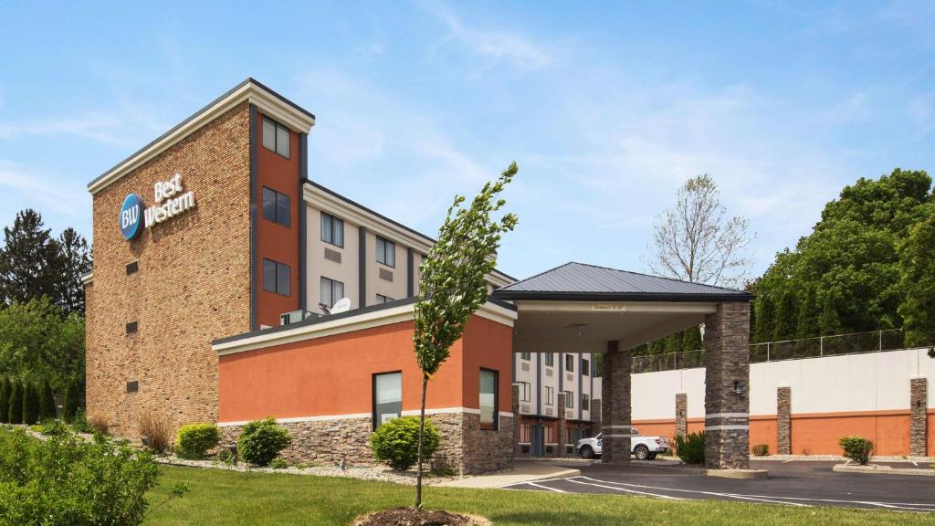 Best Western University Inn at Valparaiso - main image