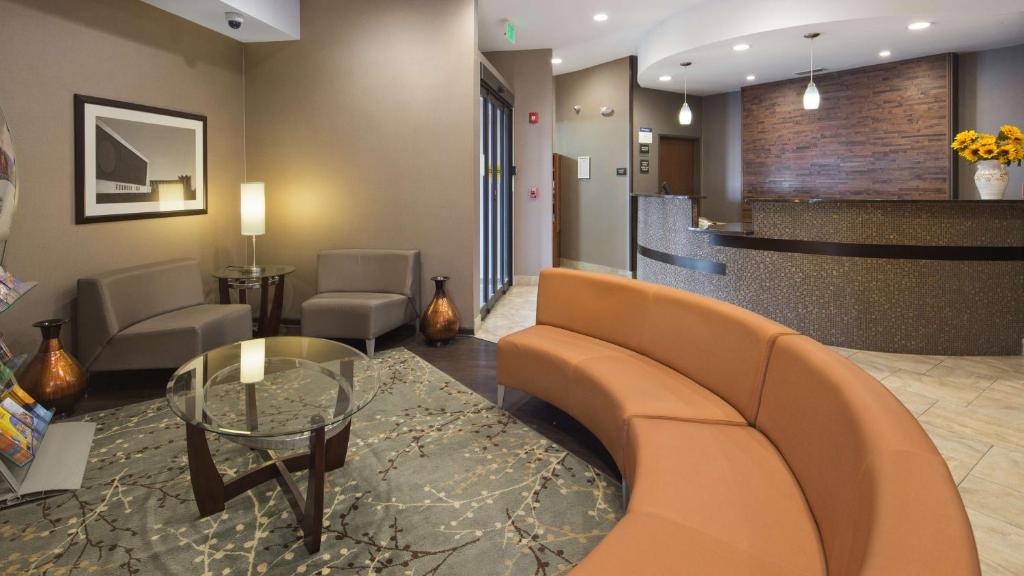 Best Western University Inn at Valparaiso - image 3