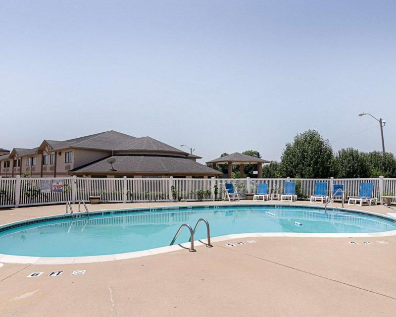 Quality Inn Van Buren - image 5