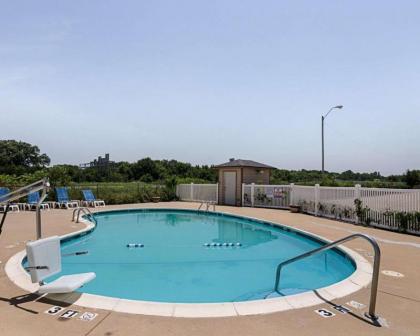 Quality Inn Van Buren - image 9