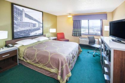 Super 8 by Wyndham Van Buren/Ft. Smith Area - image 4