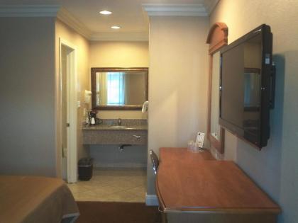 Hyland Motel Van Nuys - image 15