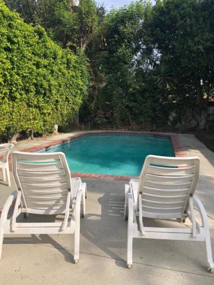 Lovely One Bedroom with a Pool - image 10