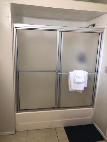 Lovely One Bedroom with a Pool - image 13