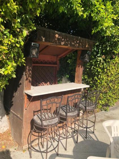 Lovely One Bedroom with a Pool - image 8