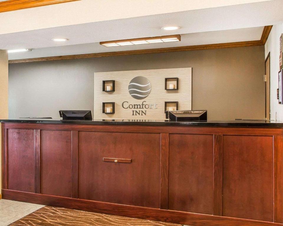Comfort Inn Van Wert - image 2