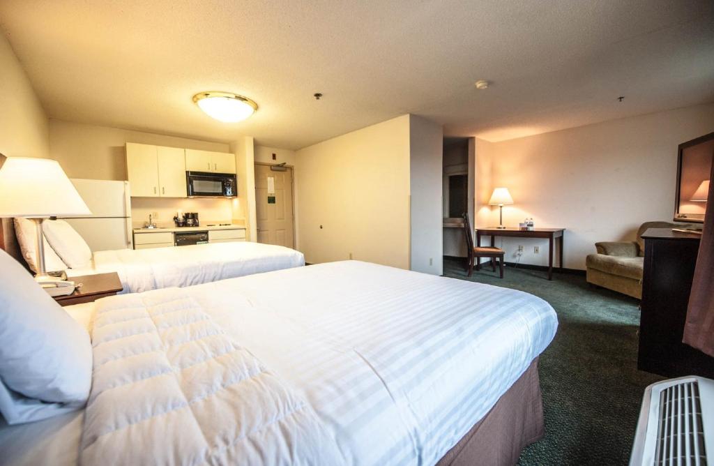 Greystone Inn & Suites - image 3