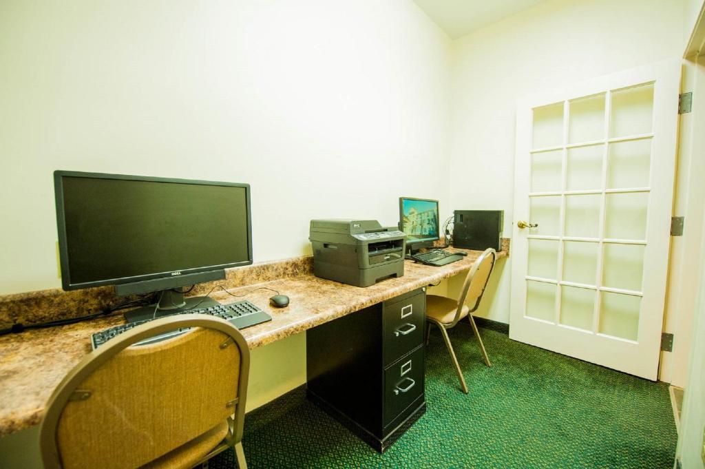 Greystone Inn & Suites - image 7