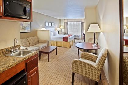 Holiday Inn Express Hotel & Suites Vancouver Mall-Portland Area an IHG Hotel - image 2