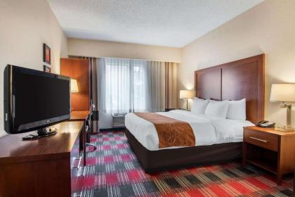 Comfort Suites Near Vancouver Mall - image 14