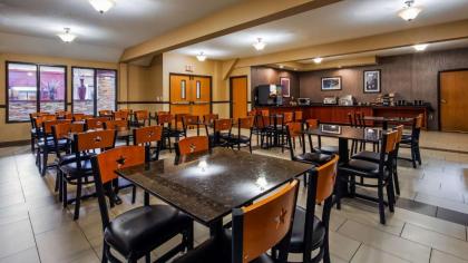 Best Western PLUS Vancouver Mall Hotel - image 10