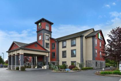 Holiday Inn Express Vancouver North an IHG Hotel - image 6