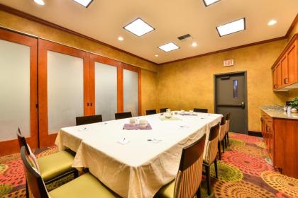 Holiday Inn Express Vancouver North an IHG Hotel - image 8