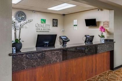 Quality Inn & Suites Vancouver North - image 11