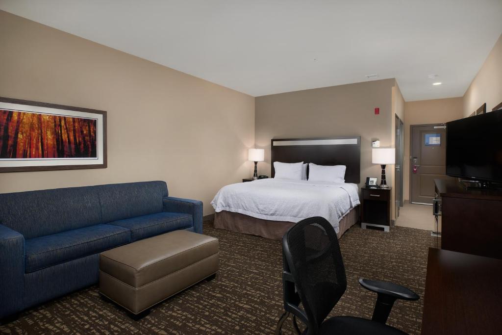 Hampton Inn & Suites Portland/Vancouver - image 3