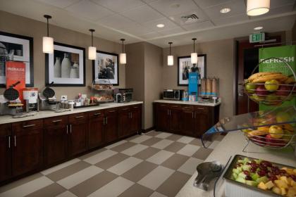 Hampton Inn & Suites Portland/Vancouver - image 8