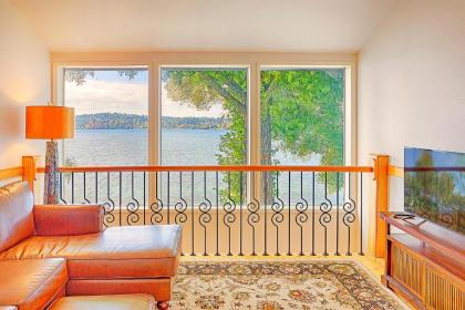 Four Stone Beach House - image 2