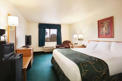 Travelodge by Wyndham Vaughn - image 8
