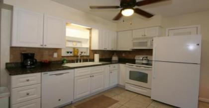 Tropical Villas Of Venice Beach - image 3