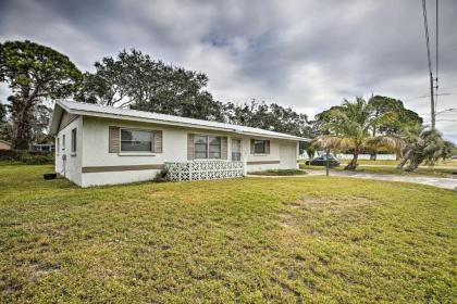 Quiet Venice Home with Private Lanai and Hot tub Venice Florida