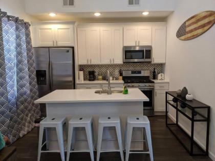 Lux 3 Bd - Perfect & Parking & Massive Patio - image 8