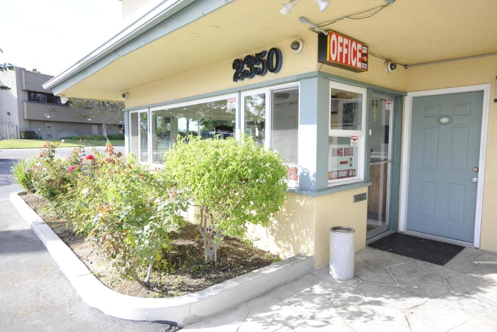 Victoria Motel - main image