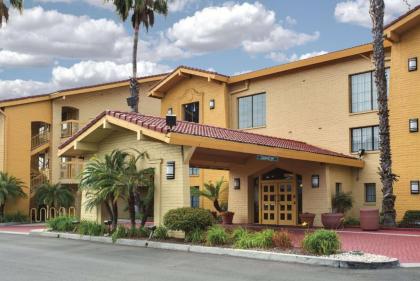La Quinta Inn by Wyndham Ventura - image 9
