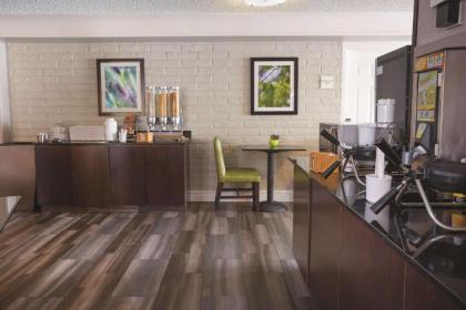 La Quinta Inn by Wyndham Ventura - image 11