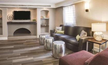 La Quinta Inn by Wyndham Ventura - image 3