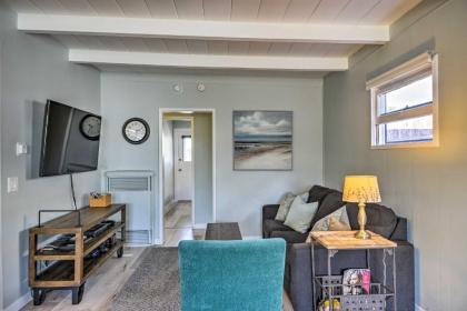 Remodeled Ventura Beach Home with Yard and Fire Pit! - image 15