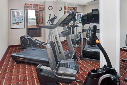 Ramada by Wyndham Spokane Valley - image 3
