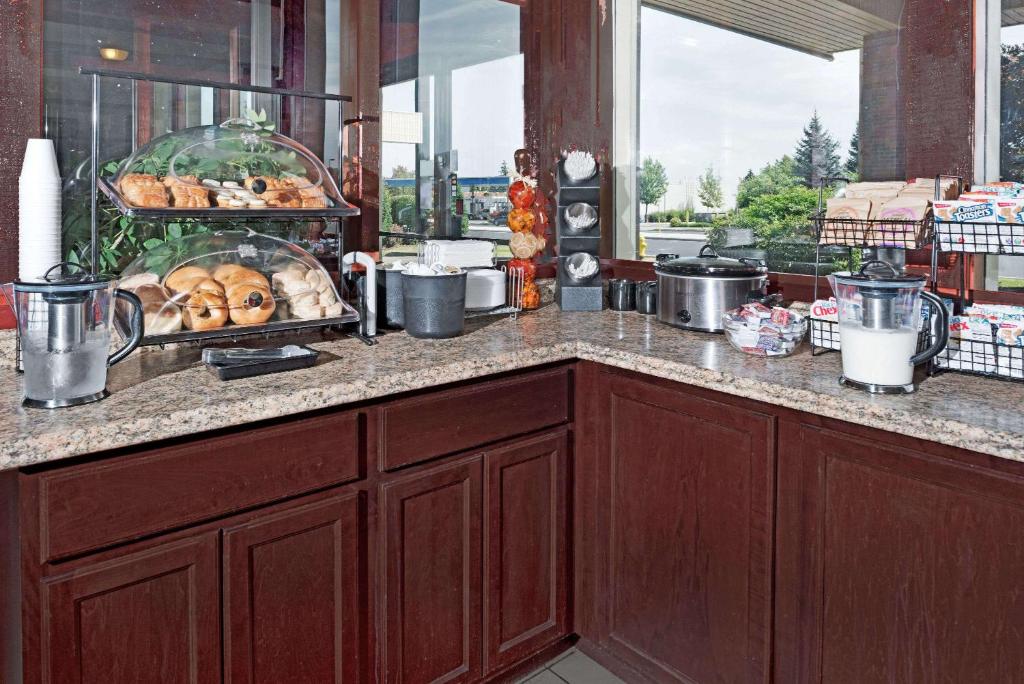 Ramada by Wyndham Spokane Valley - image 7
