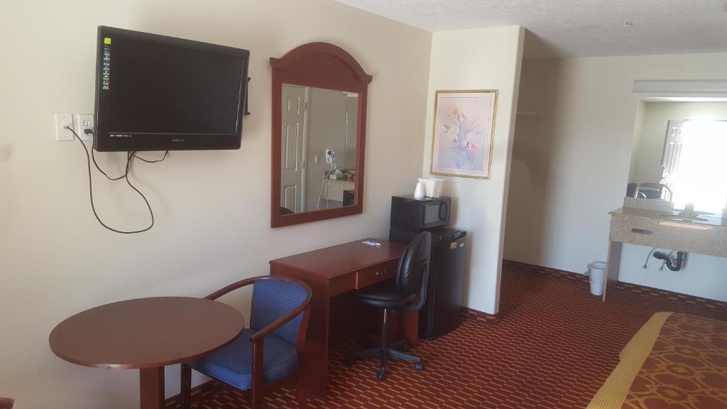 Split Mountain Motel - main image