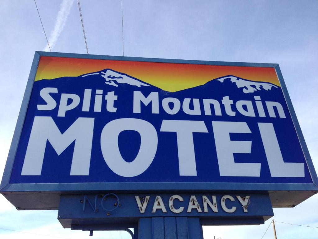 Split Mountain Motel - image 3