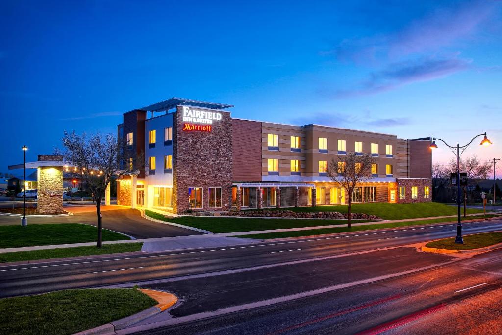 Fairfield Inn & Suites by Marriott Madison Verona - main image