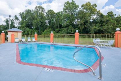 Howard Johnson by Wyndham Vicksburg - image 4