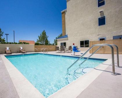 Comfort Suites Victorville - image 12