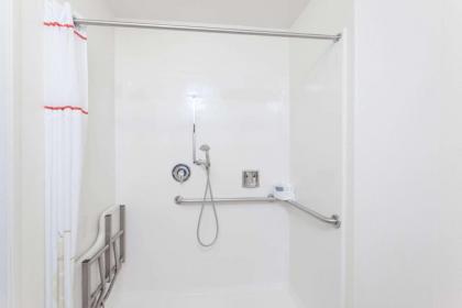 Hawthorn Suites - image 10