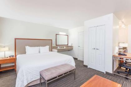 Hawthorn Suites - image 12