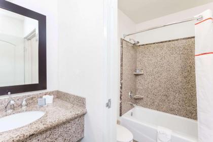Hawthorn Suites - image 13