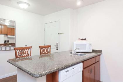 Hawthorn Suites - image 8