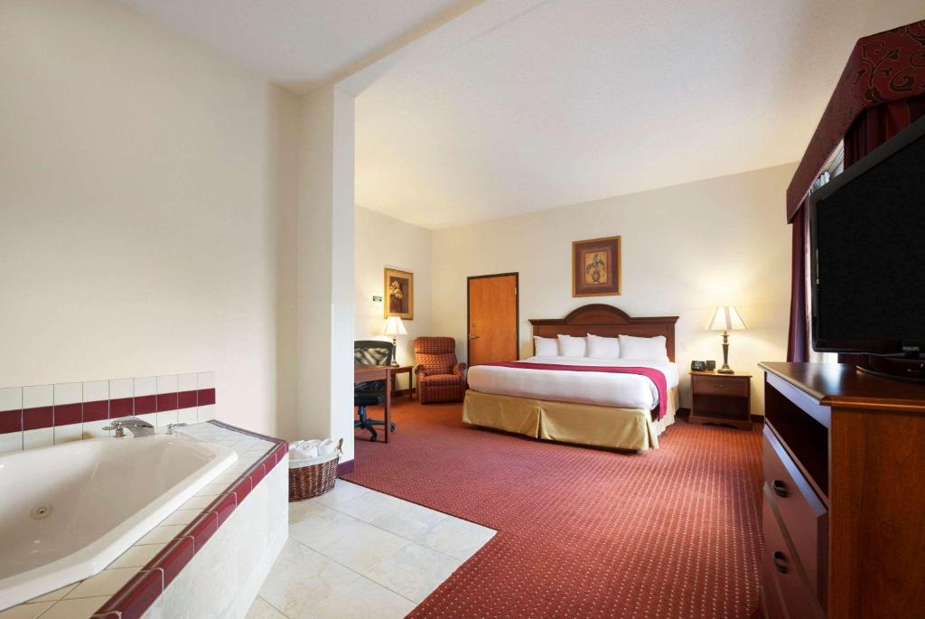 Wingate by Wyndham Vienna/Parkersburg - image 6