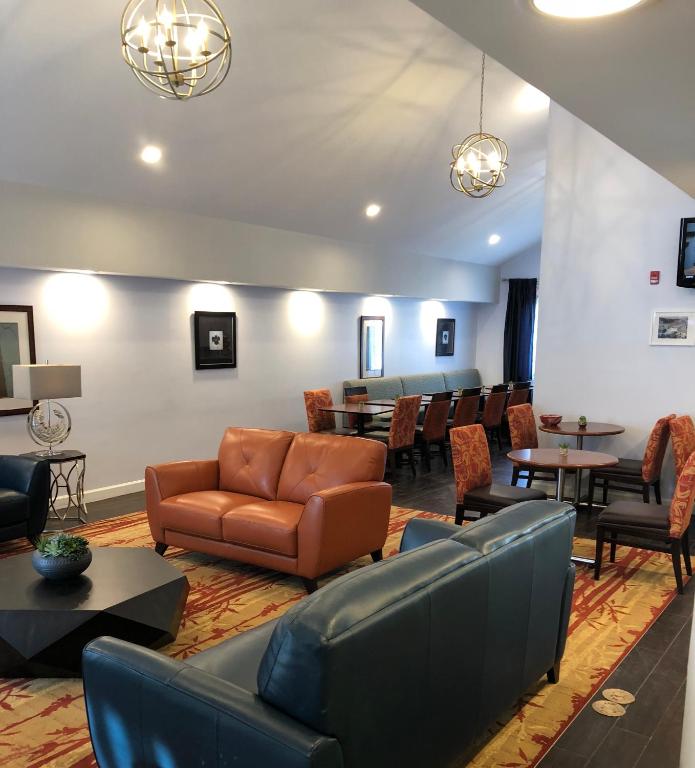Hawthorn Suites by Wyndham Vienna VA - main image