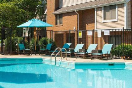 Hawthorn Suites by Wyndham Vienna VA - image 10