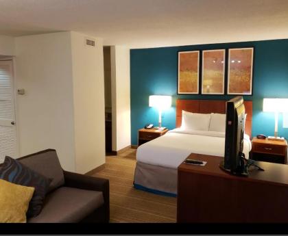 Hawthorn Suites by Wyndham Vienna VA - image 21